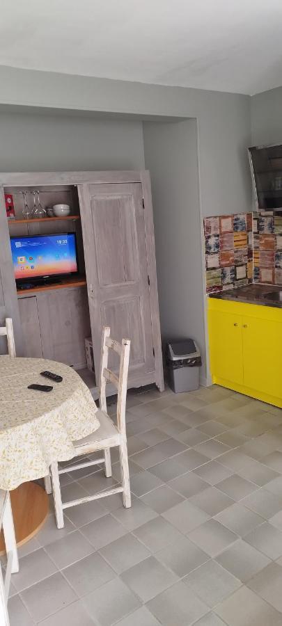 Studio Cosi Idealement Place Au Coeur De Ville بورج المظهر الخارجي الصورة